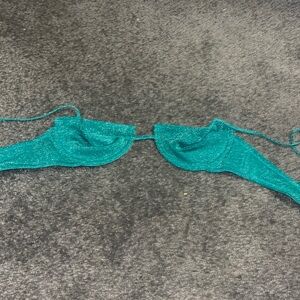 ISO- triangl sparkly green top size small